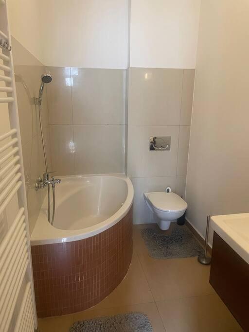 Apartman Pistacia Priame Centrum Bb Banska Bystrica Ngoại thất bức ảnh